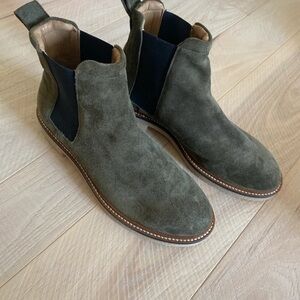 Everlane Green Suede Chelsea Boots NWOT
